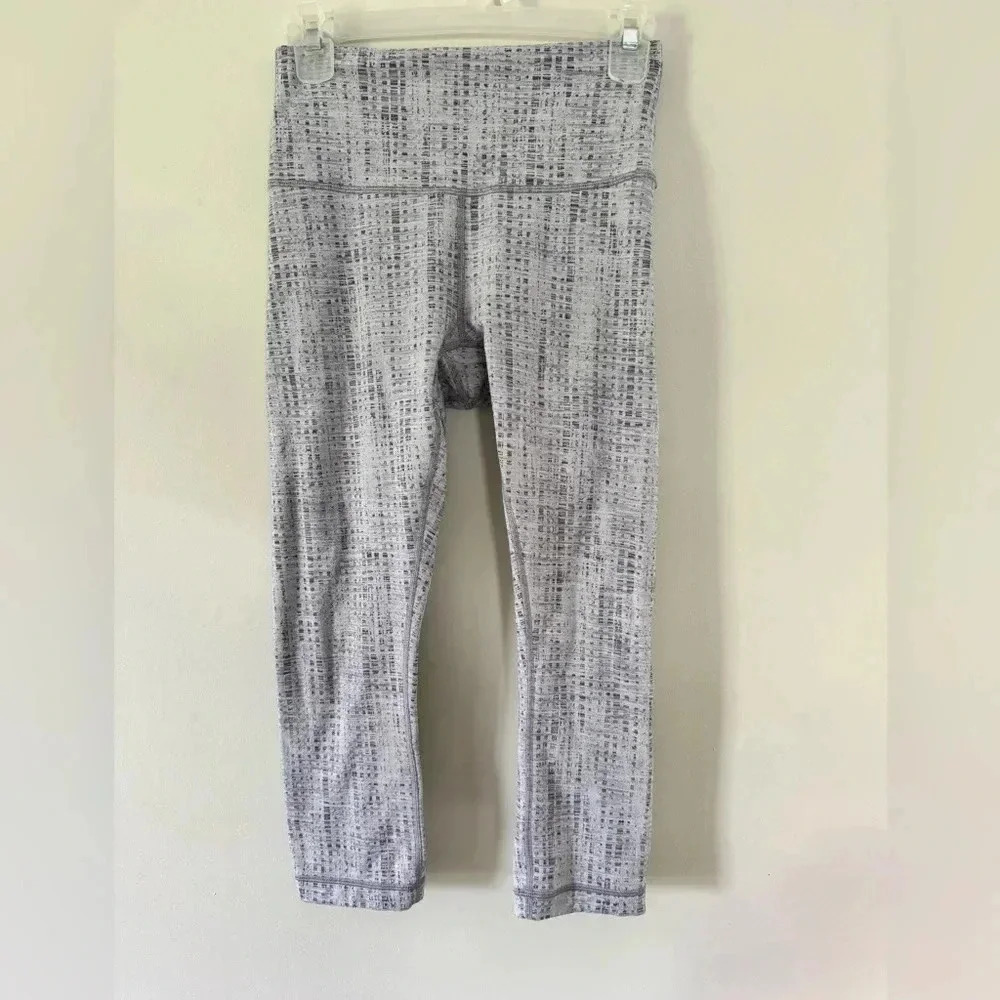 Women’s lululemon size 6 cropped leggings, activewear